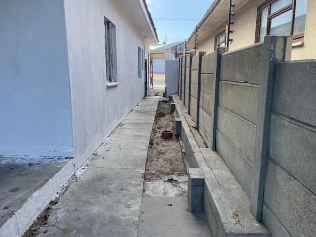 4 Bedroom Property for Sale in Avondale Western Cape